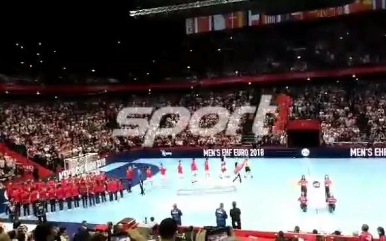 (VIDEO) Reprezentacija Srbije u splitskom Spaladiumu dočekana salvom zvižduka