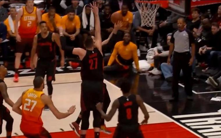 (VIDEO) Nurkić fenomenalnim blokadama izludio Rubija: Košarkaš Utaha u bijesu bacao peškir