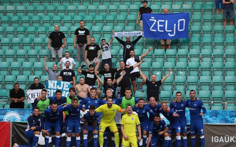 (VIDEO) Željezničar ima podršku navijača i u Estoniji: Manijaci bodre Plave!