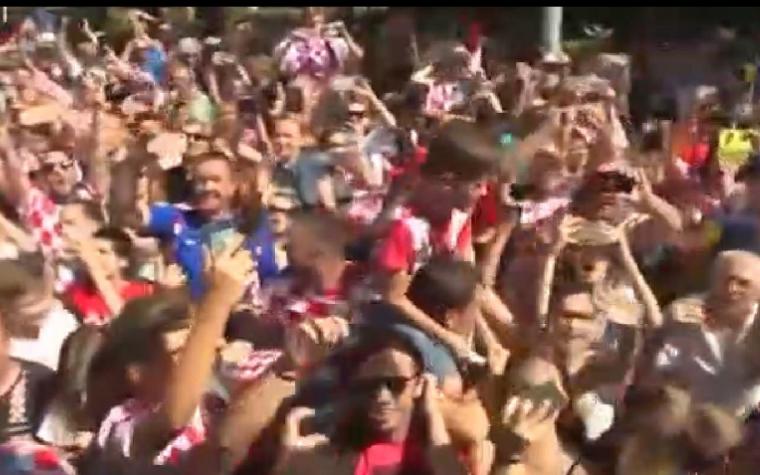 (VIDEO) Selektor BiH na dočeku hrvatskih fudbalera: Prepuni Trg Bana Jelačića pozdravio Roberta Prosinečkog