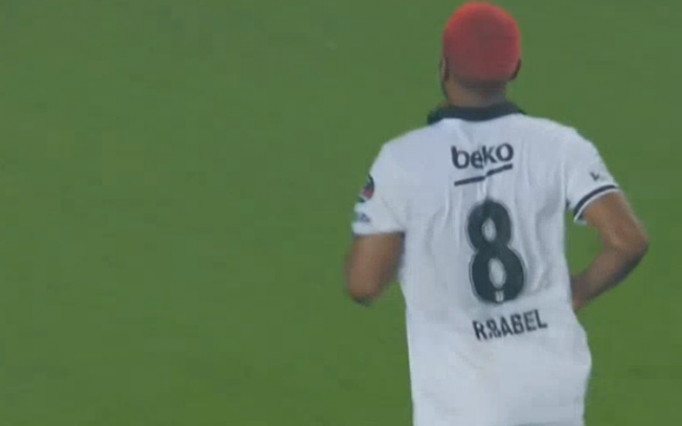 (VIDEO) Sjajan gol Babela za vodstvo u turskom derbiju