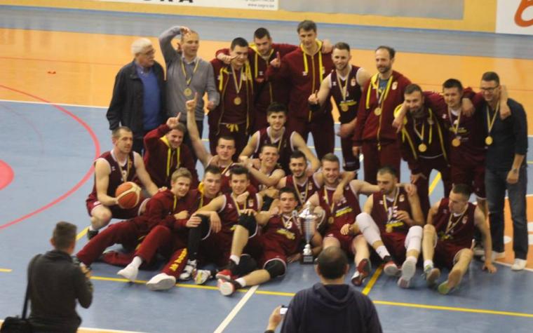 FOTO: Studenti slavili u Lukavcu i vratili se u Ligu 12