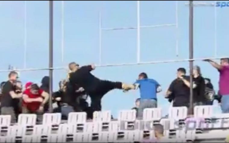 (VIDEO) Još jedan navijački obračun: Gostujući navijači napali domaće i izazvali veliki haos