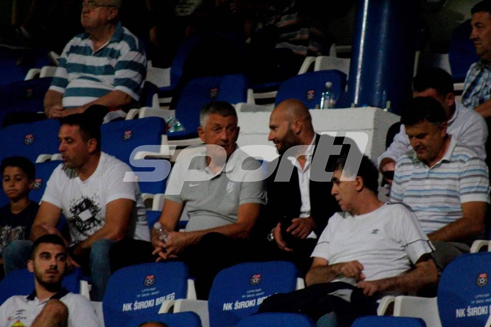 42059388_316114342528684_2893539786805477376_n.jpg - Musemić i Hadžić se nisu vratili sa igračima u Sarajevo