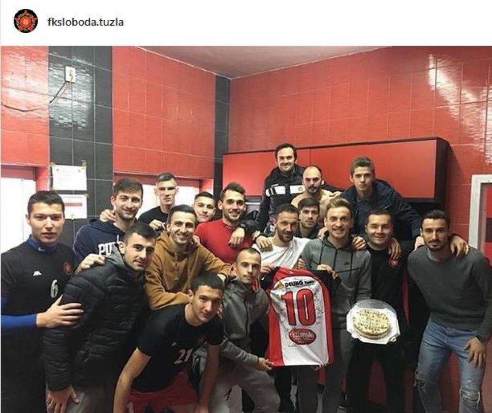 sloboda.jpg - (FOTO) Tuzlaci se oprostili od Ordagića: Neka Evropa bruji o tebi