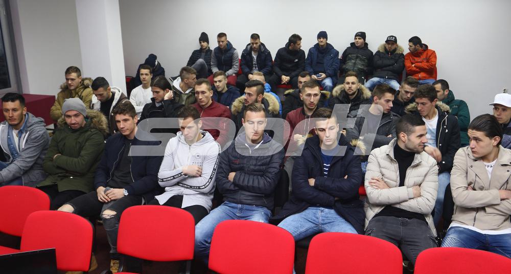 fudbaleri_nk_celik3.jpg - Musa prozvao igrače Čelika: Novom strategu Zeničana se odazvala trojica novajlija