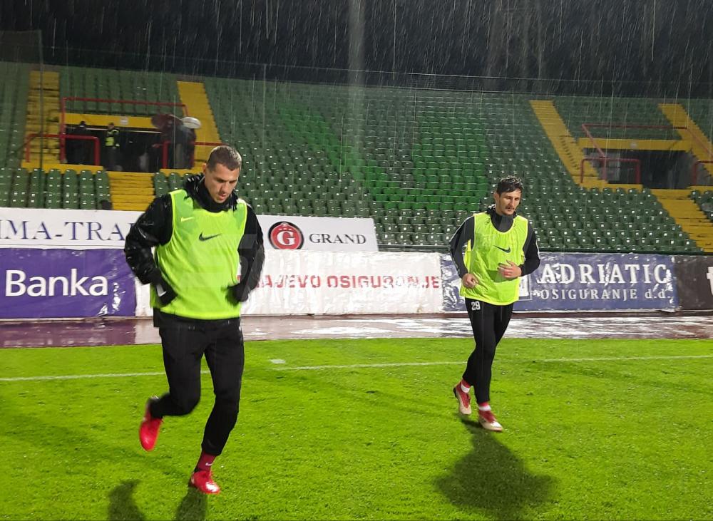 56533743_302611717082198_2906577787097710592_n.jpg - (FOTO) Fanstatičan potez fudbalera Sarajeva: Prvotimci trenirali akon ubjedljive pobjede nad Slogom