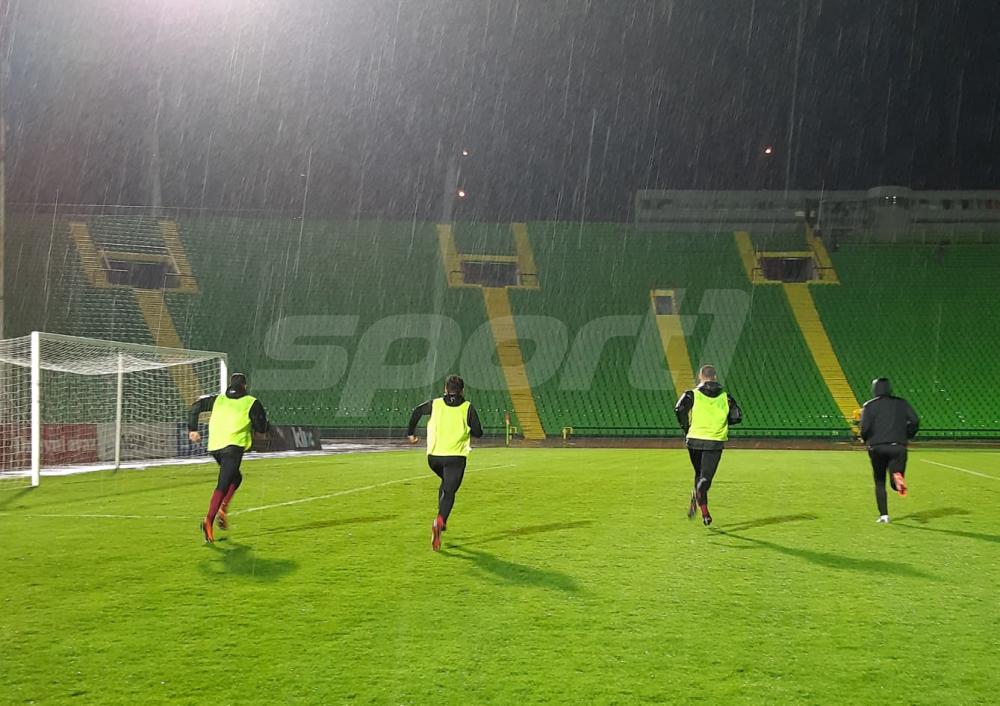 56942458_420030305492377_3327636778566811648_n.jpg - (FOTO) Fanstatičan potez fudbalera Sarajeva: Prvotimci trenirali akon ubjedljive pobjede nad Slogom